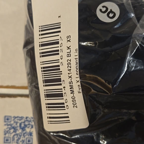 Lauren Moshi Eva Leopard Lip top - Picture 9 of 9